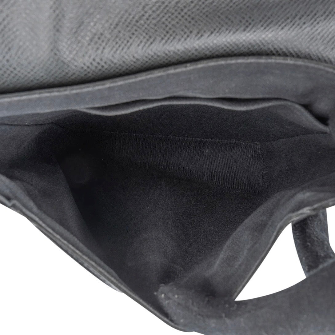 Louis Vuitton Noir Taiga Leather Luka Crossbody Bag