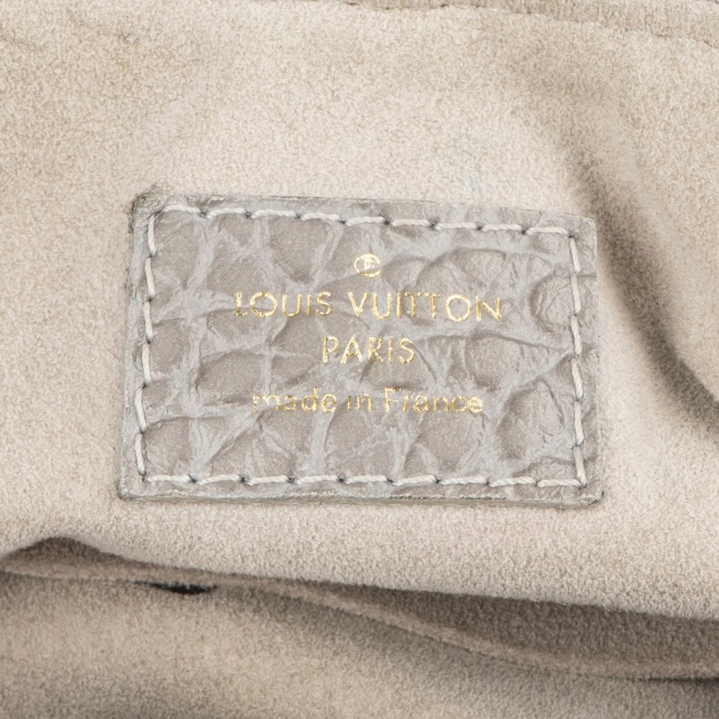 Louis Vuitton Monogram Denim Slightly Mahina
Shoulder Bag