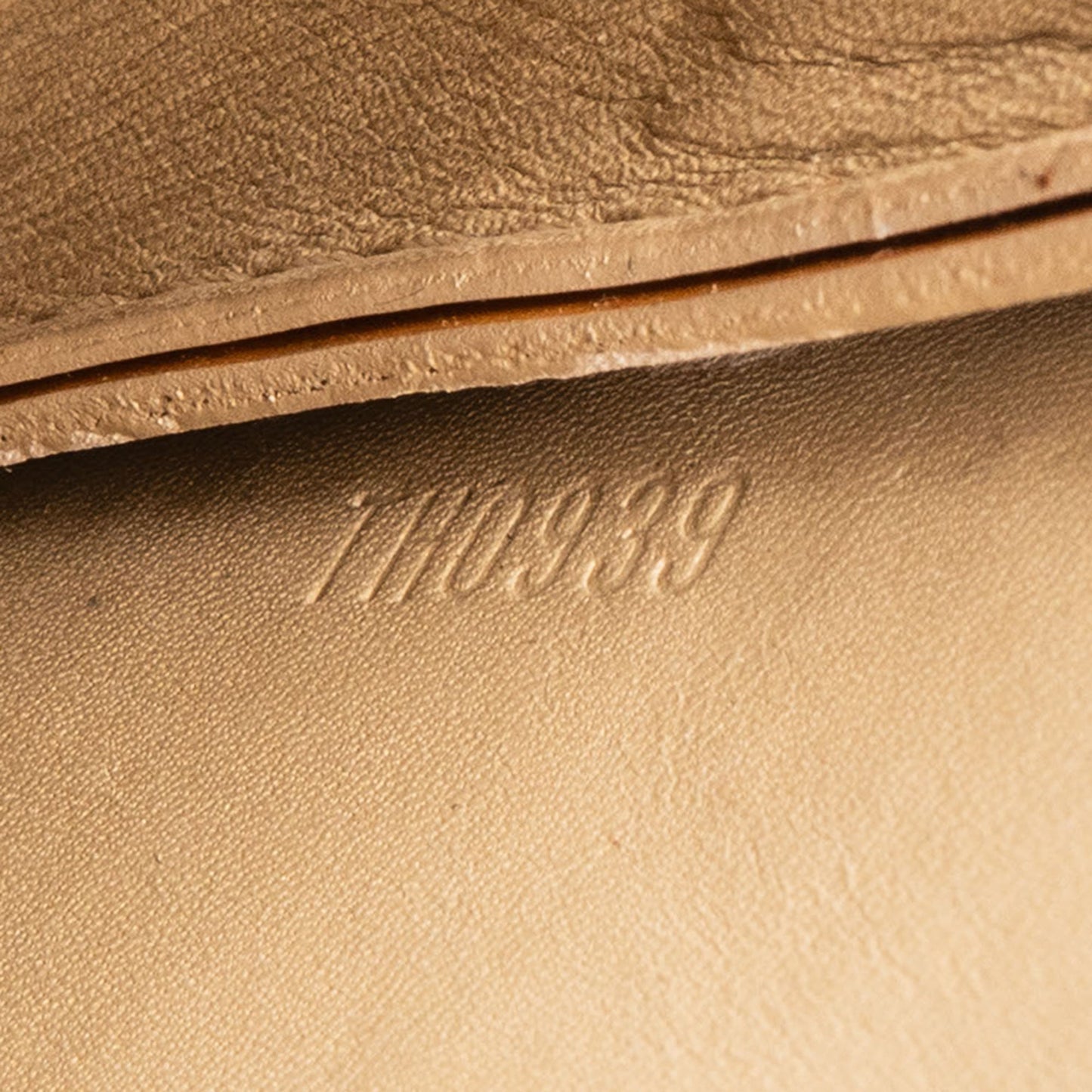 Louis Vuitton Vernis Monogram Lexington Pochette Handbag