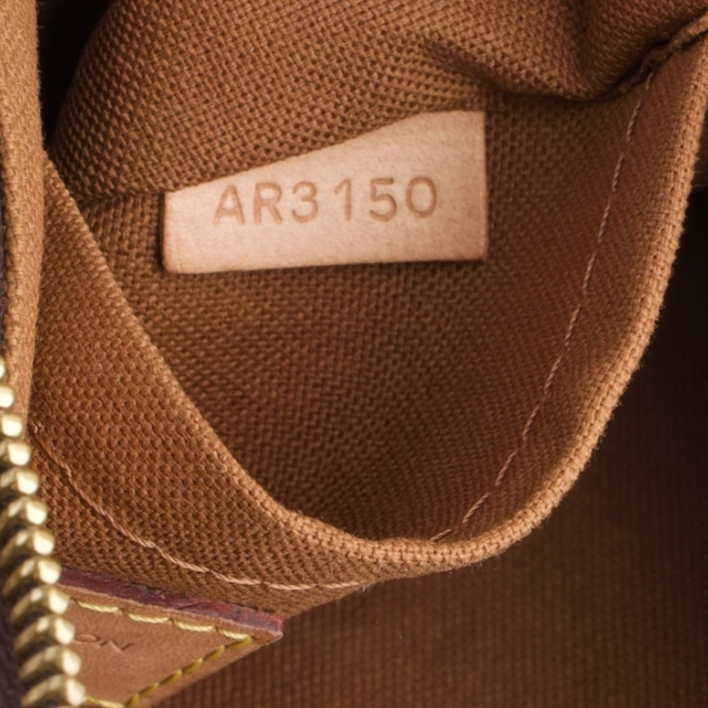 Louis Vuitton Canvas Monogram Thames PM Handbag