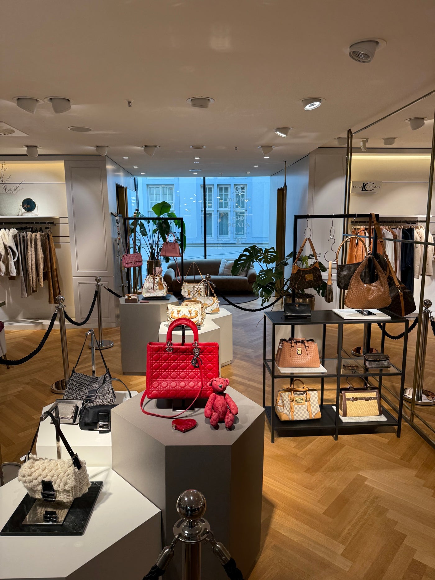 Oldenburg — Luxurysteals Pop-up Store