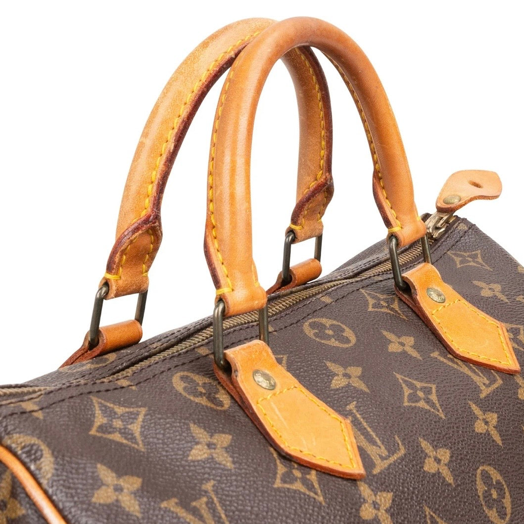 Louis Vuitton Monogram
Canvas Speedy 30 Handbag