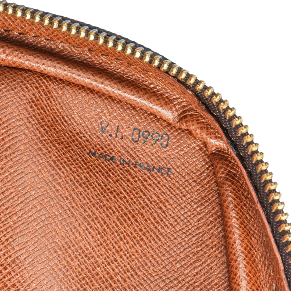 Louis Vuitton Canvas Monogram
Porte Documents Handbag