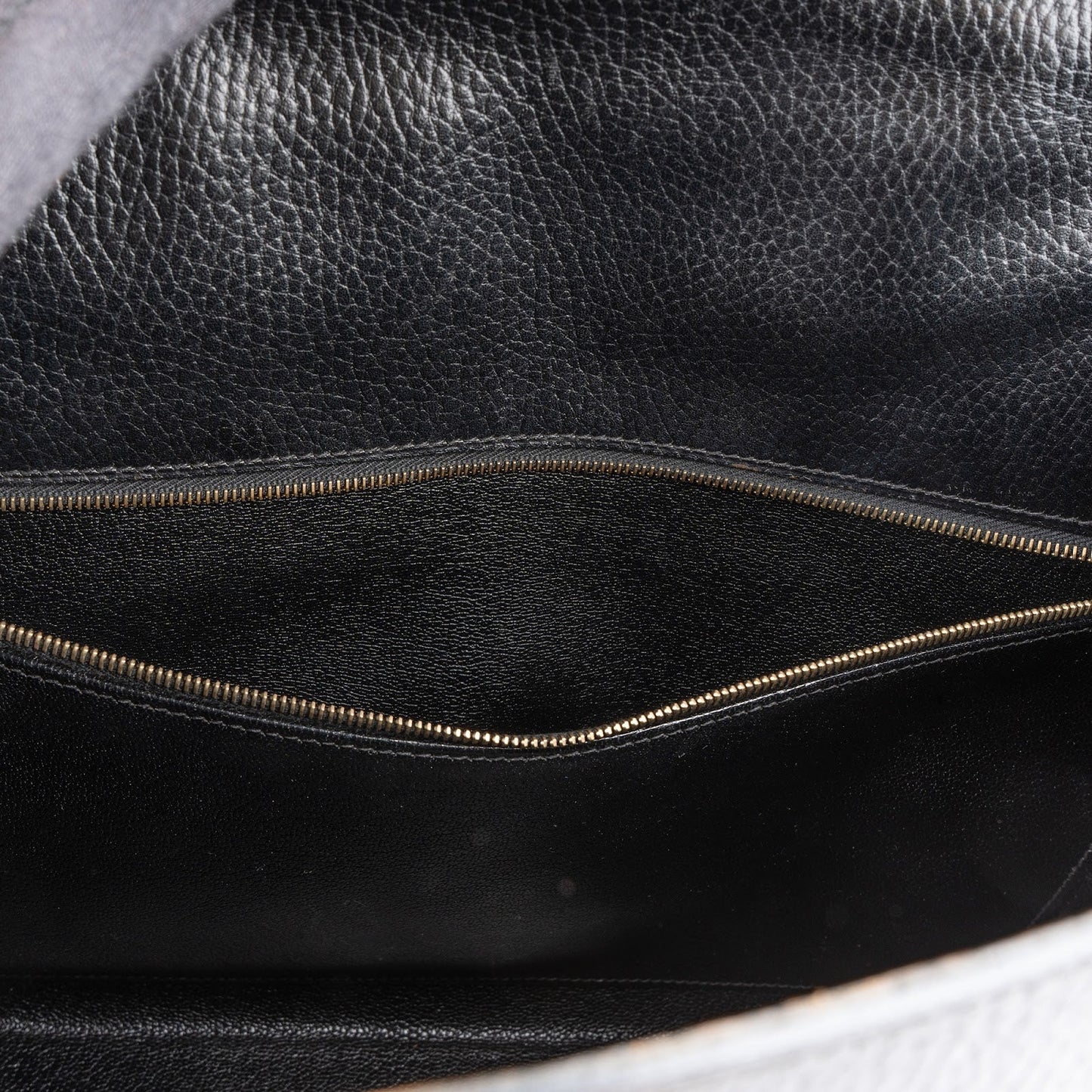 Hermès Ardennes  Leather Kelly 35 Sellier Handbag GHW
