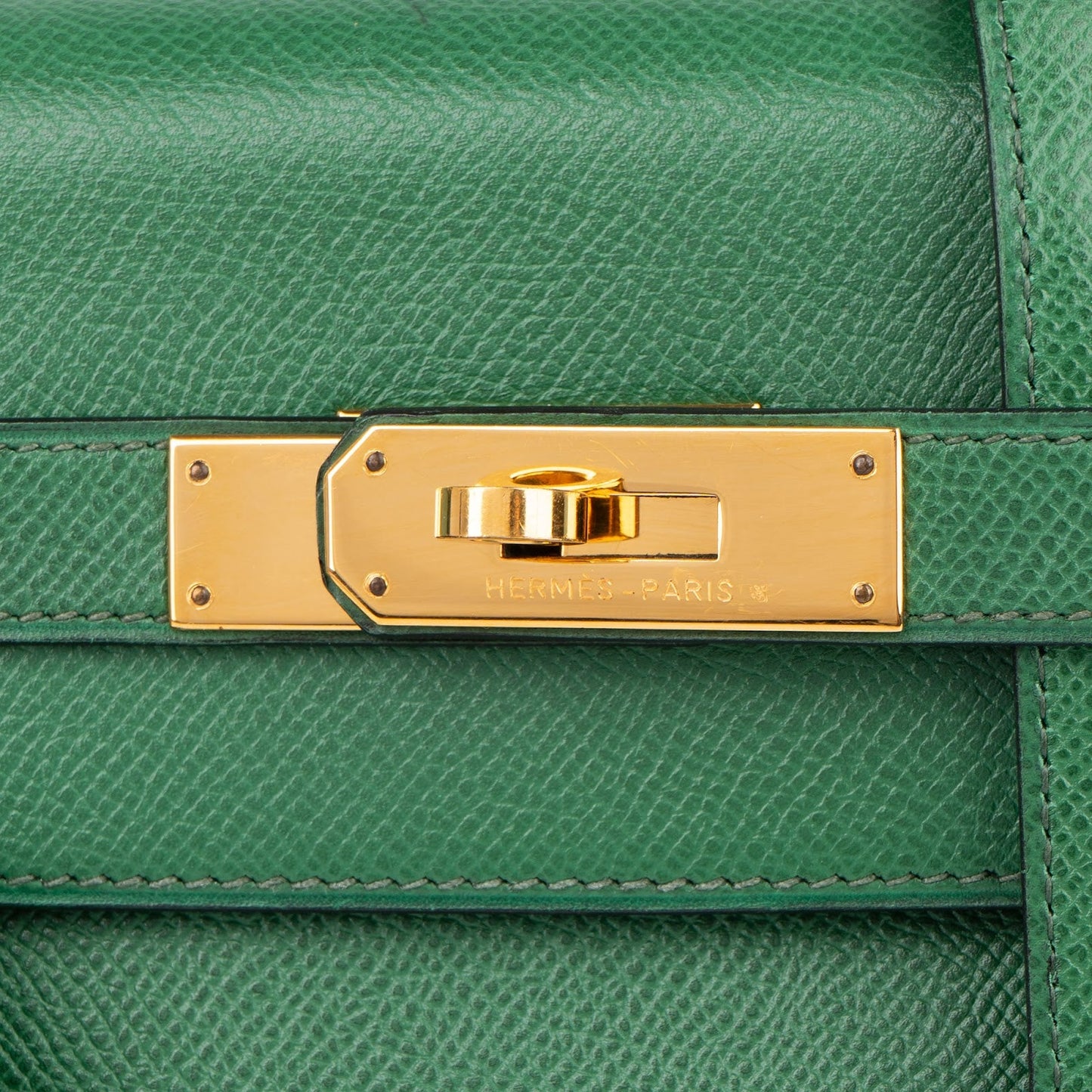 Hermès veau Courchevel Leather Kelly Sellier 32 Handbag