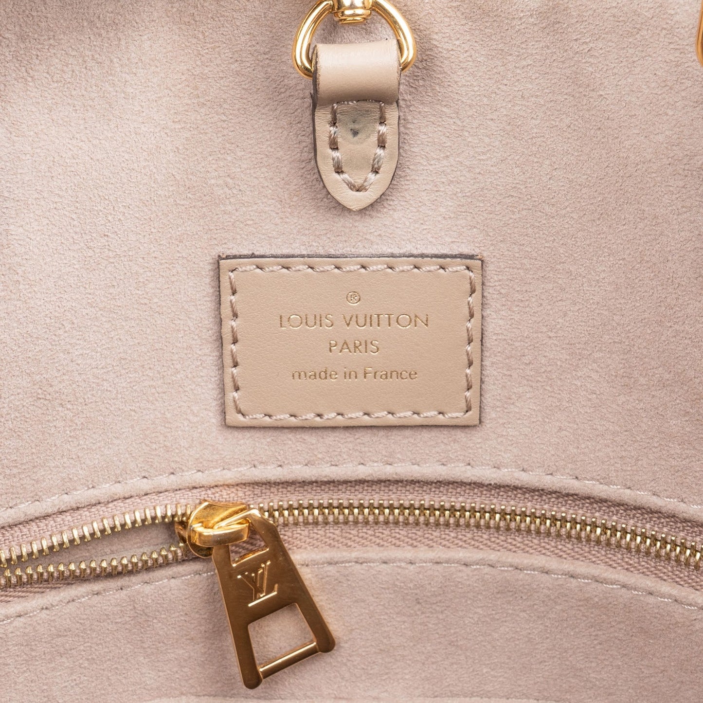 Louis Vuitton Leather Monogram Giant OnTheGo MM Handbag