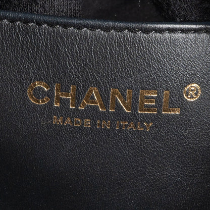 Chanel 25 Quilted Caviar Leather CC Drawstring Shoulder Bag Medium