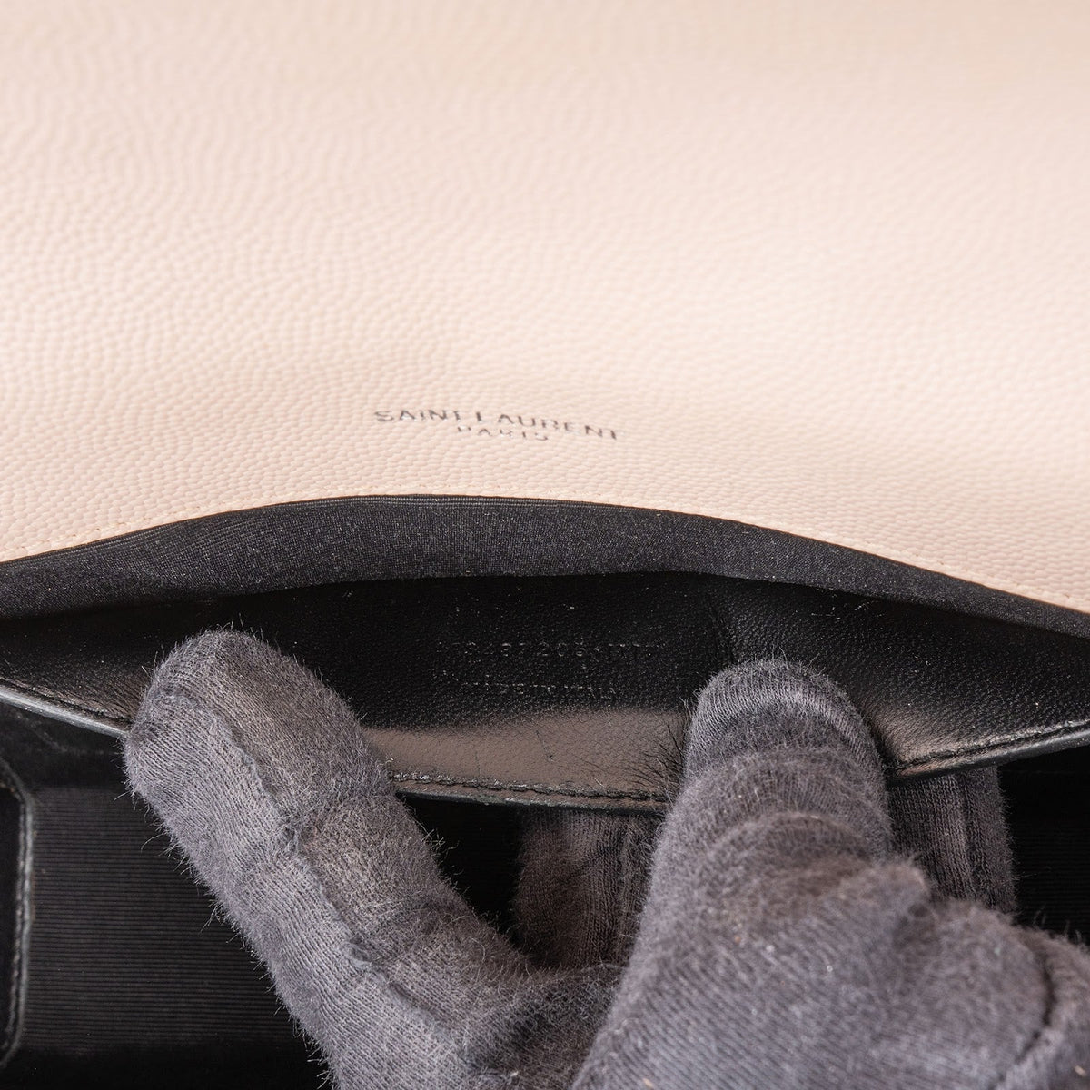 Yves Saint Laurent Grain De Poudre Matelassé Medium Envelope Crossbody Bag