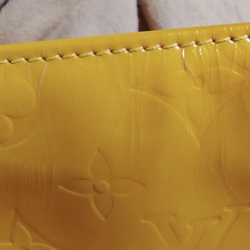 Louis Vuitton Monogram
Vernis Houston
Yellow Handbag