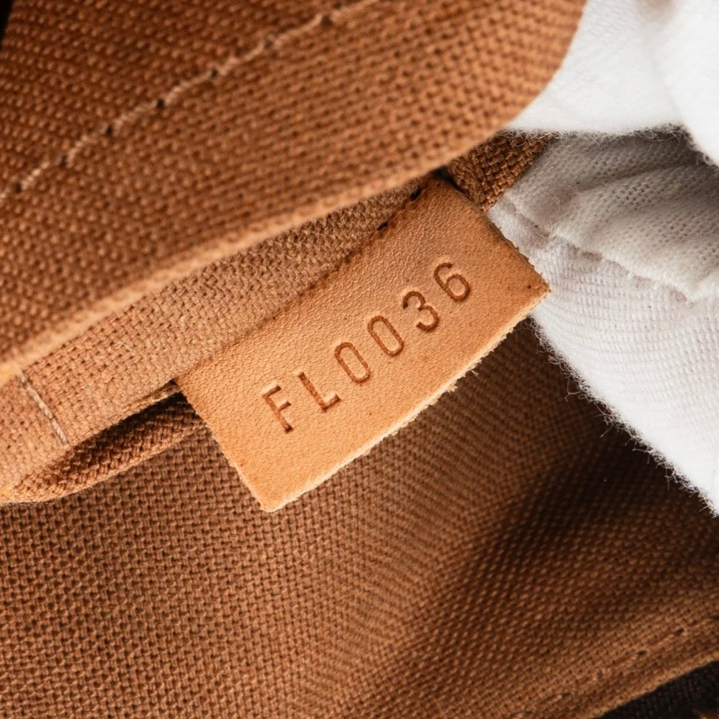 Louis Vuitton Canvas Monogram
Lockit PM Handbag