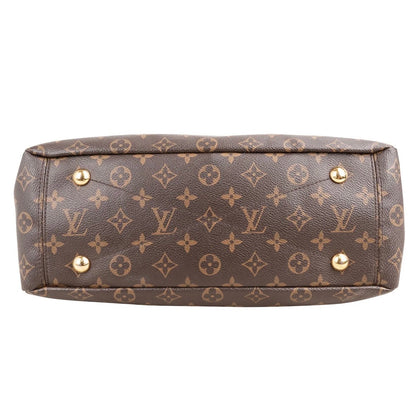 Louis Vuitton Monogram
Canvas Pallas MM Handbag