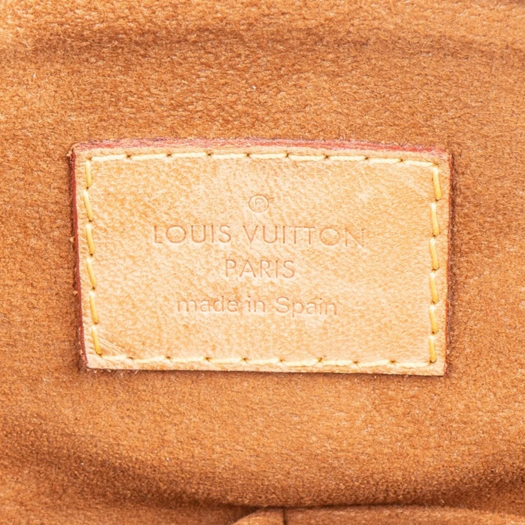 Louis Vuitton Monogram
Canvas Pallas MM Handbag