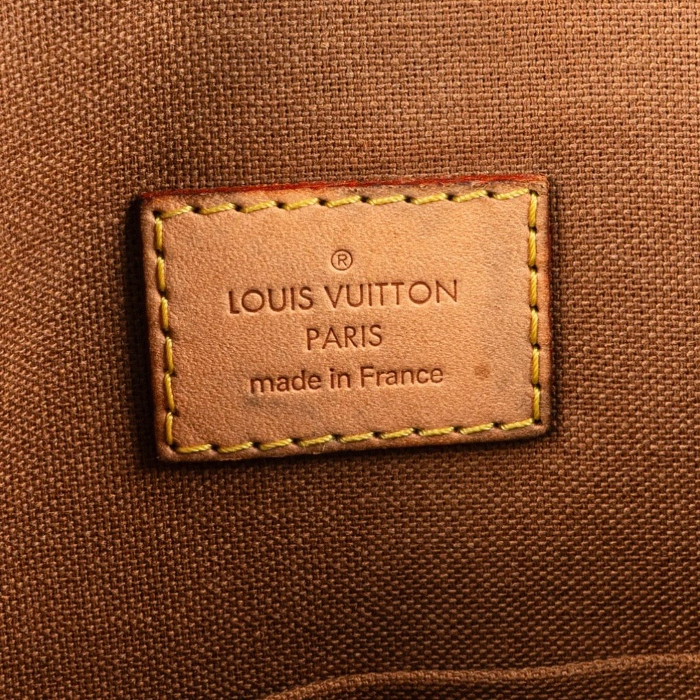 Louis Vuitton Canvas Monogram
Lockit PM Handbag