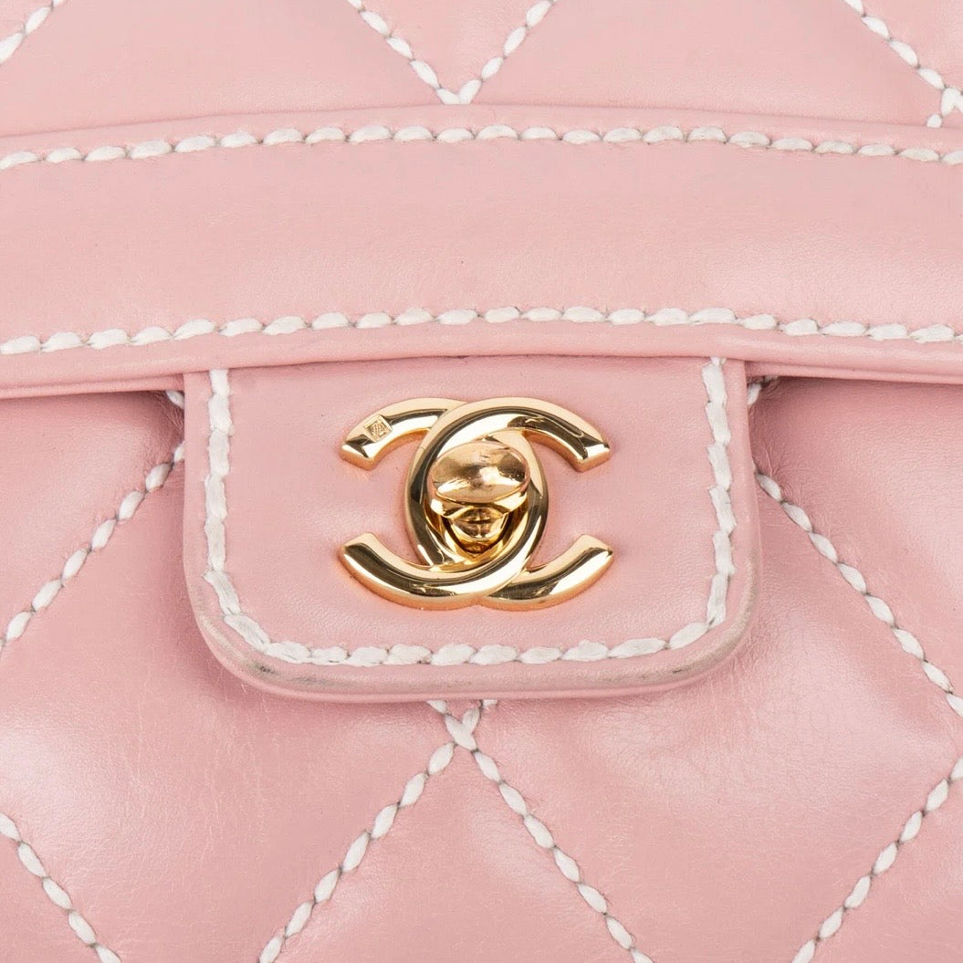 Chanel Quilted Lambskin
24K Gold Single
Flap Rabat Handbag