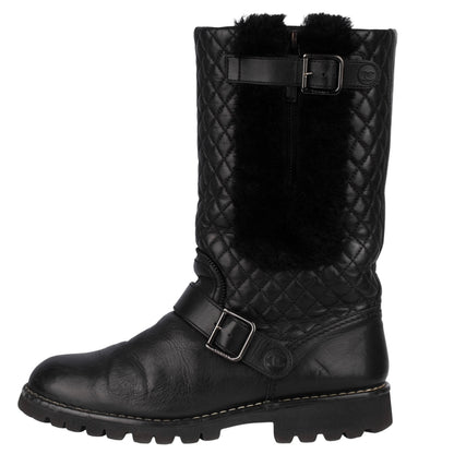 Chanel Quilted Leather Boots Shearling Black (39,5)