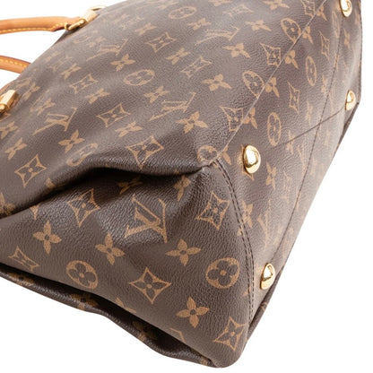 Louis Vuitton Monogram
Canvas Pallas MM Handbag