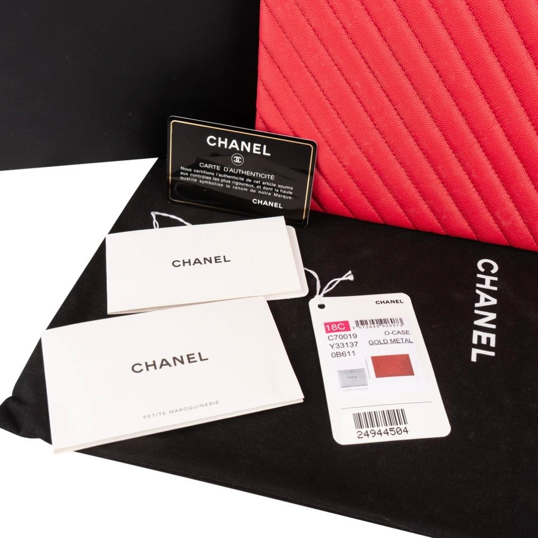 Chanel Rouge Quilted Caviar Leather CC Clutch