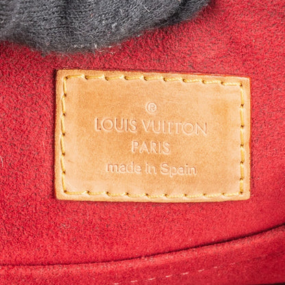 Louis Vuitton Monogram
Murakami Multicolor
Greta Shoulder Bag