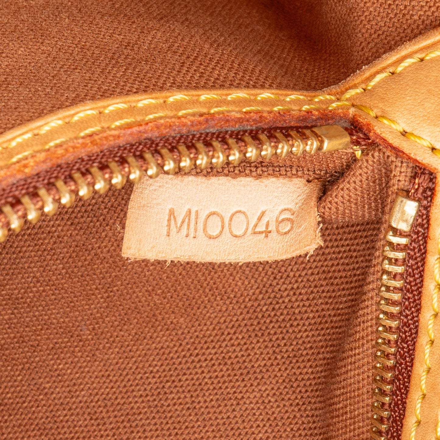 Louis Vuitton Canvas Monogram Batignolles Handbag