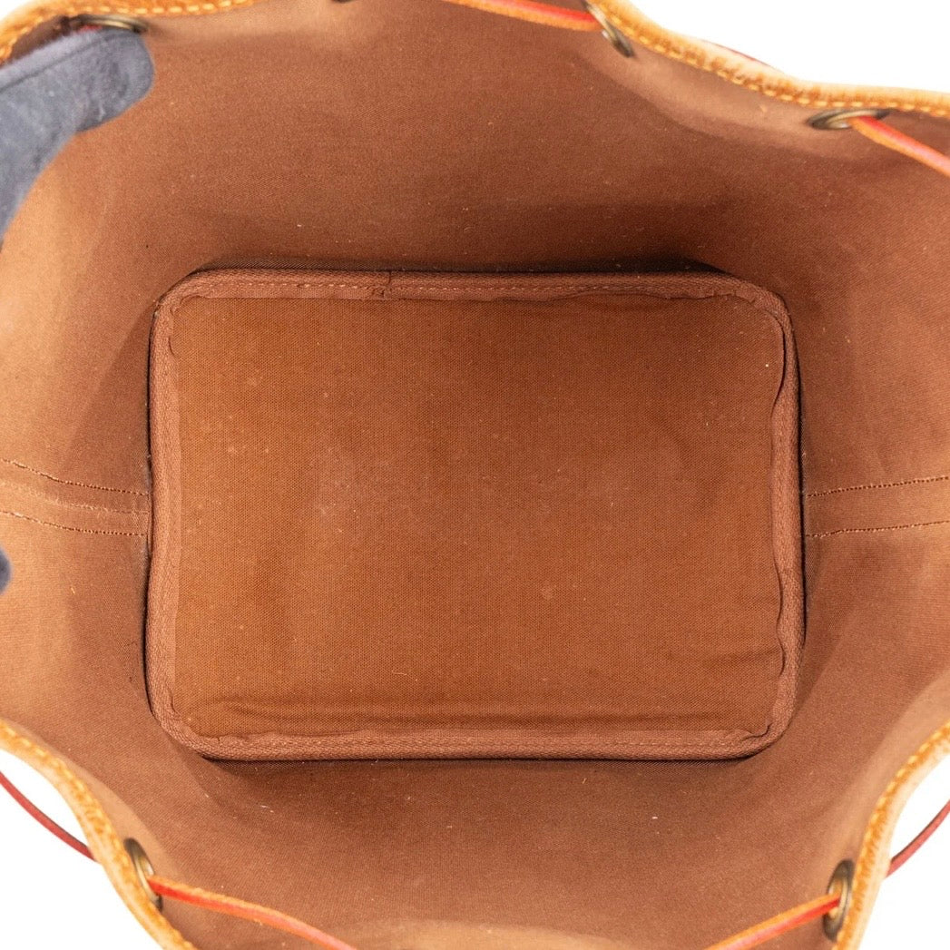 Louis Vuitton Monogram
Canvas Sac Noé
Petit Shoulder Bag