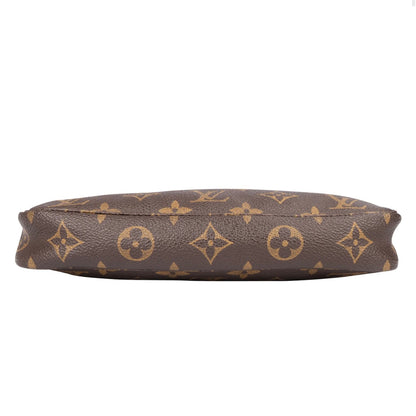 Louis Vuitton Canvas Monogram Pochette Accessory Handbag