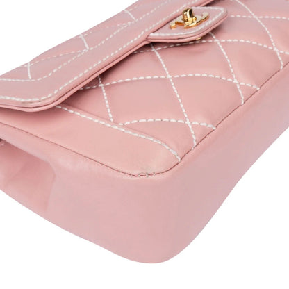 Chanel Quilted Lambskin
24K Gold Single
Flap Rabat Handbag
