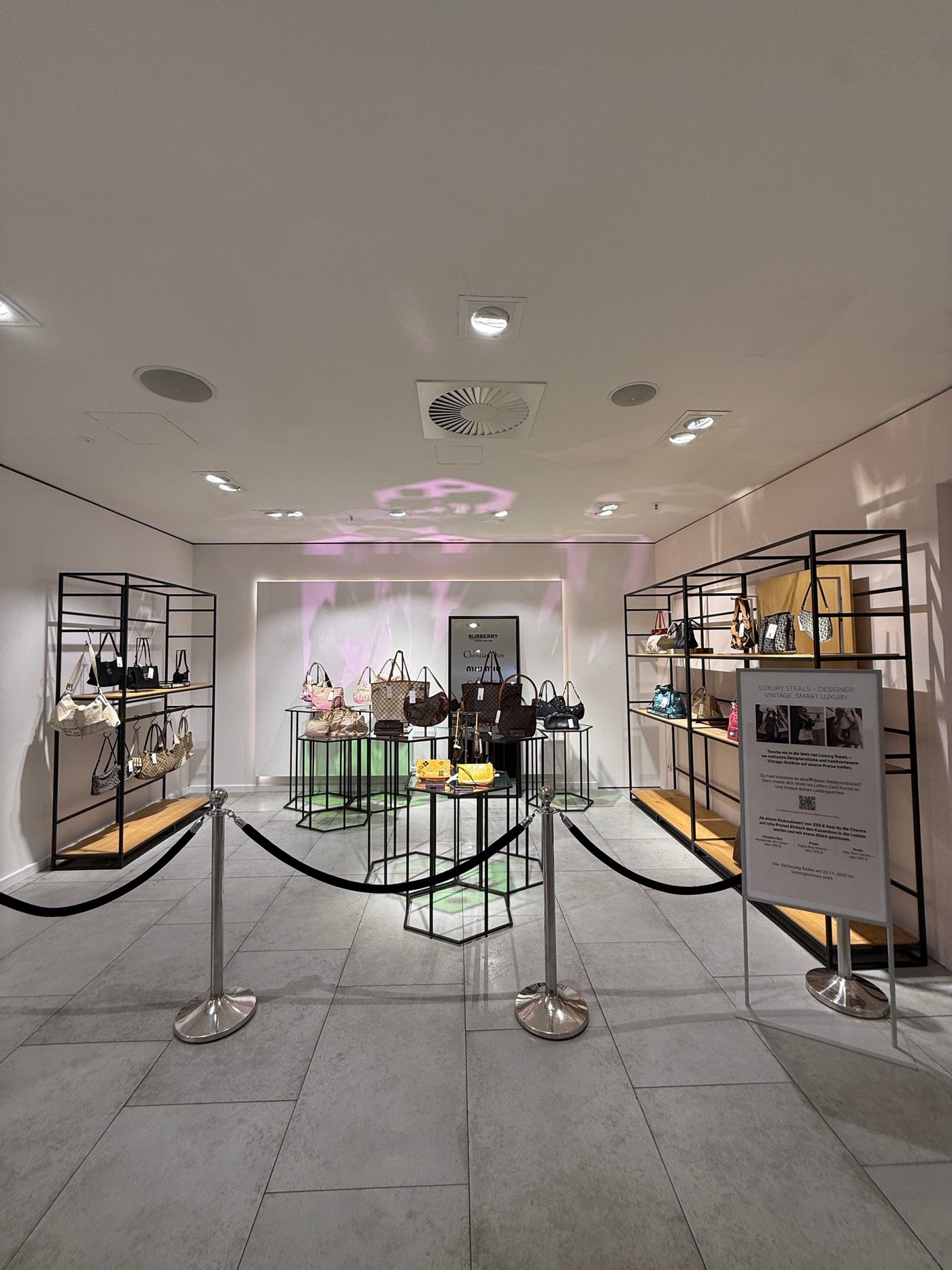 Oldenburg — Luxurysteals Pop-up Store