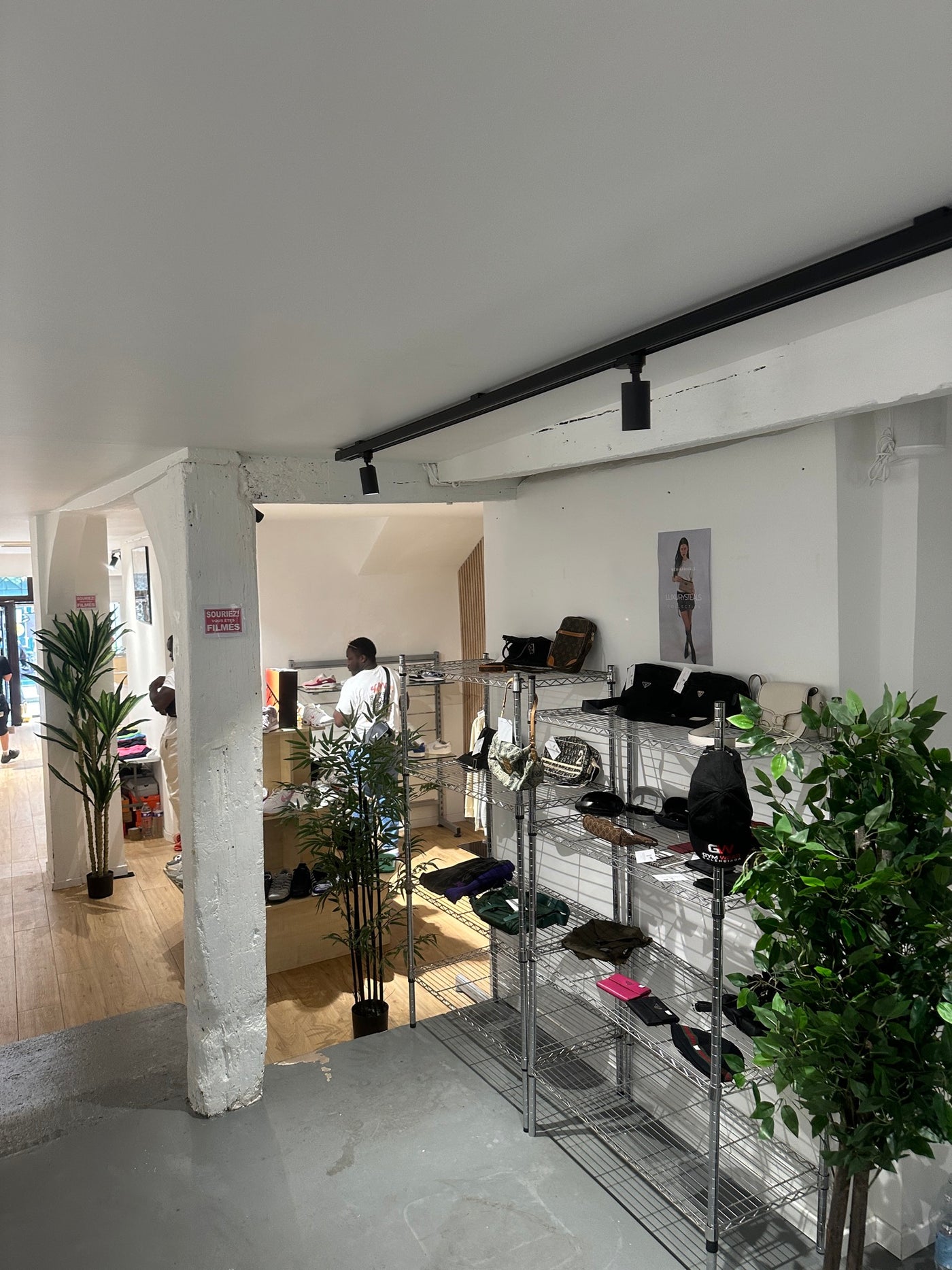 Paris — Luxurysteals Pop-up Store